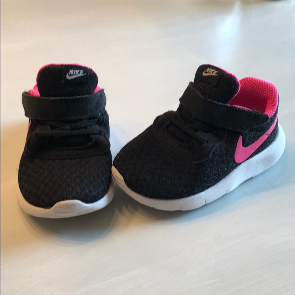 Toddler girl Nike sneakers